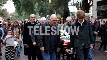 El funeral de Luis Brandoni: la despedida de sus seres queridos y un emotivo cortejo bajo la lluvia en el cementerio