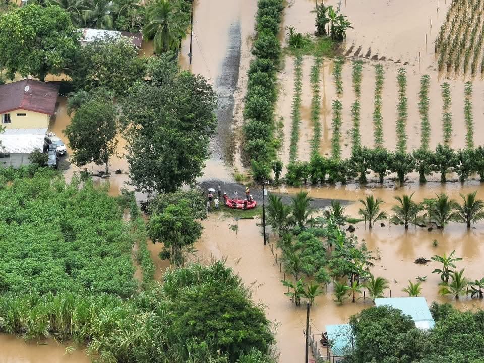 Nueve estaciones meteorológicas registraron el 16 de agosto más lluvioso de sus respectivos periodos de datos, según el IMN. (Infobae Centroamérica/Cortesía Cruz Roja Costarricense y Bomberos Costa Rica)