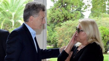 Macri y Carrió, en Olivos.