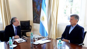 Luis Almagro, el secretario general de la OEA, durante un encuentro con Mauricio Macri en 2016.