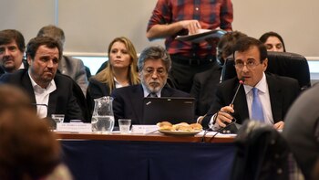 El equipo económico intentó despejar