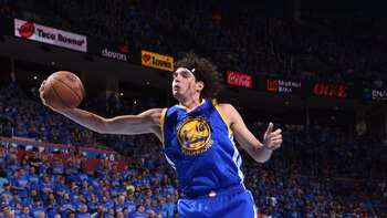 El brasileño Anderson Varejao renovó