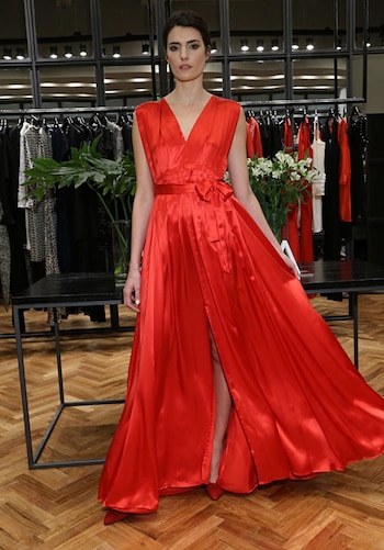 Vestido rojo de gala escote