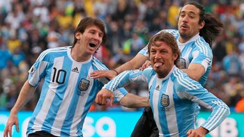 Messi, Heinze y Jonás Gutiérrez,