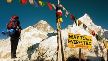 El Everest no sólo es la montaña más alta del mundo, sino una meca para miles de personas. (Shutterstock)