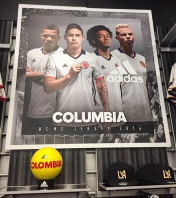 Adidas escribió “Columbia” al querer