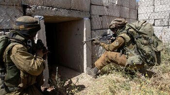 La medida busca poner fin a los ataques lanzados por Hamas a través de los túneles (Reuters)