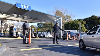 En lo que va del año, YPF subió sus combustibles un 18% (foto: Adrián Escandar)