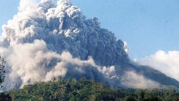 Volcán Bulusan, en Filipinas (AFP)