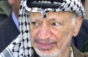 Yasser Arafat usaba una kafiyya