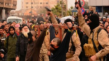 Combatientes del Estado Islámico junto