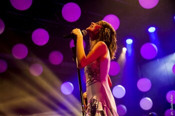Tini Stoessel presentó su nueva versión tras el éxito de “Violetta”