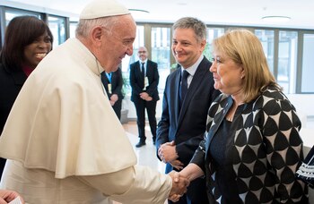 El Papa no escatimó elogios