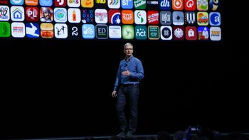 Tim Cook, el CEO de Apple, no necesita levantarse a las 3:45 de la mañana para trabajar (ni trabajar siquiera), pero lo hace y se promociona por eso. (Reuters)