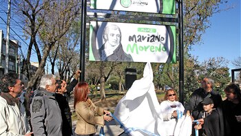Ferraresi inauguró la Plaza Mariano