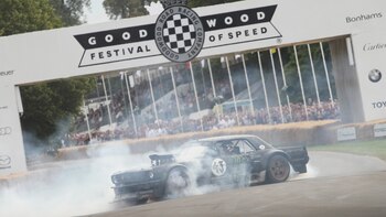 El olor a goma quemada