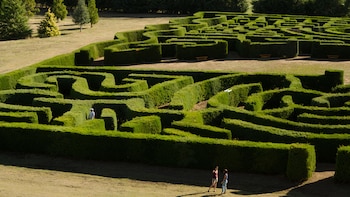 Su superficie de 8500 metros