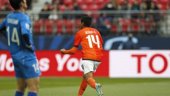 De la temporada 2010 a la 2013 debió usar en su remera “Jesus. C”