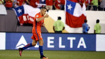 Junto a Claudio Bravo, son