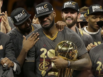 LeBron James llevó a los