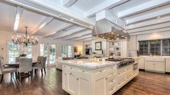 Fue construida en 1977, y