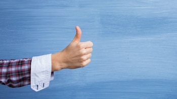 El clásico gesto del botón