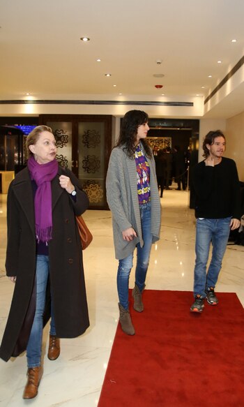 Cristina Greffier junto a su hijo Nicolás Palacios y la novia