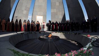 El sumo pontífice se inclinó