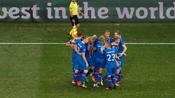 La selección islandesa movió casi