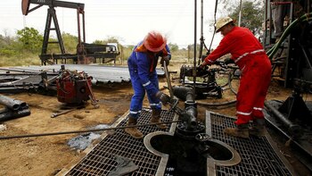 Brasil aprobó una reforma de ley que acaba con la obligación de que Petrobras participe en todo proyecto de explotación de petróleo (Reuters)