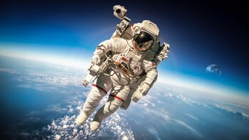 Sólo 24 personas viajaron más allá de la órbita terrestre (Shutterstock)