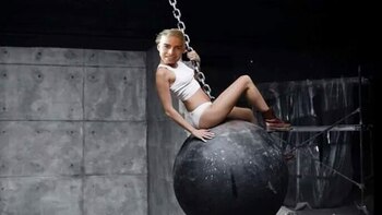 James Rodríguez como Miley Cirus