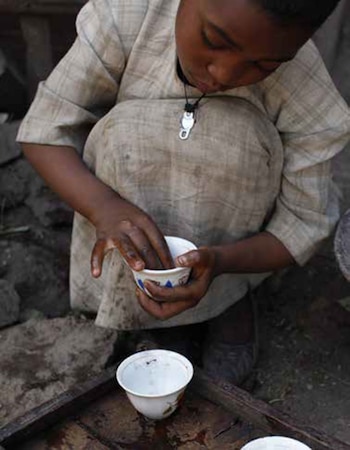 Miles de niños alrededor del