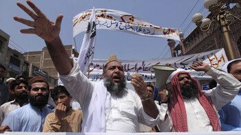 Decenas de miles de personas