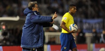 El 8 de octubre del 2015 Argentina pierde por primera vez en la historia con Ecuador en el Monumental. Una nueva cachetada para el entrenador rosarino