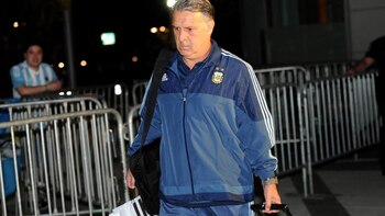 La última foto del “Tata” con la ropa de la Selección. Fue a la salida de la concentración New Jersey luego de haber perdido la final ante la selección chilena
