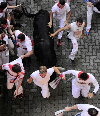 Esta festividad puede llevar a la muerte de los participantes (AFP)
