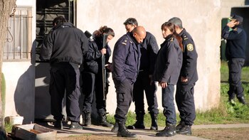 Los efectivos policiales buscaban reconstruir
