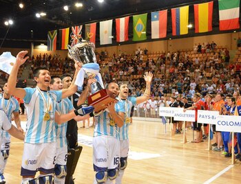 2015: La Selección masculina de hockey sobre patines logró en Francia el título mundial por quinta vez en la historia, y cortó una racha de cinco coronas seguidas a España, que llevaba 71 triunfos oficiales consecutivos