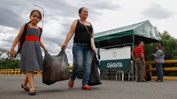 Juan Manuel Santos prometió reabrir