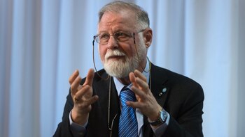 El director de la Biblioteca