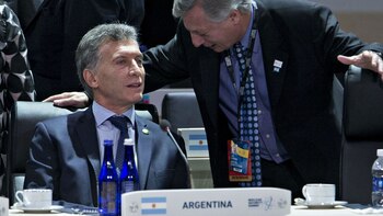 (EFE) Aranguren y Macri