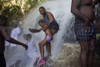 Los rituales mezclan simbología vudú