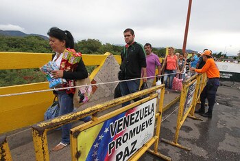 Venezolanos emigran a otros países
