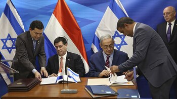 Horacio Cartes junto a Benjamin