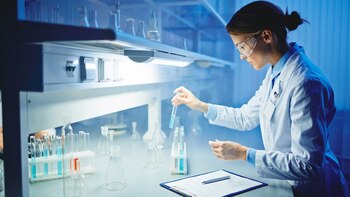 La Agnet estudiará medicamentos, dispositivos, productos médicos e instrumentos, técnicas y procedimientos (Shutterstock)