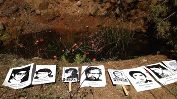 En una fosa dentro de