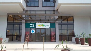 El frente del edificio (@kittychiller)