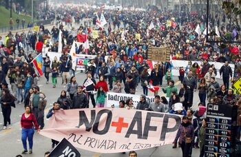 Las personas acudieron al llamado de la Coodinadora de Trabajadores NO+AFP (EFE)