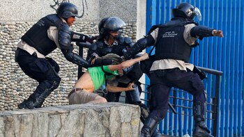 Imagen de la brutalidad contra